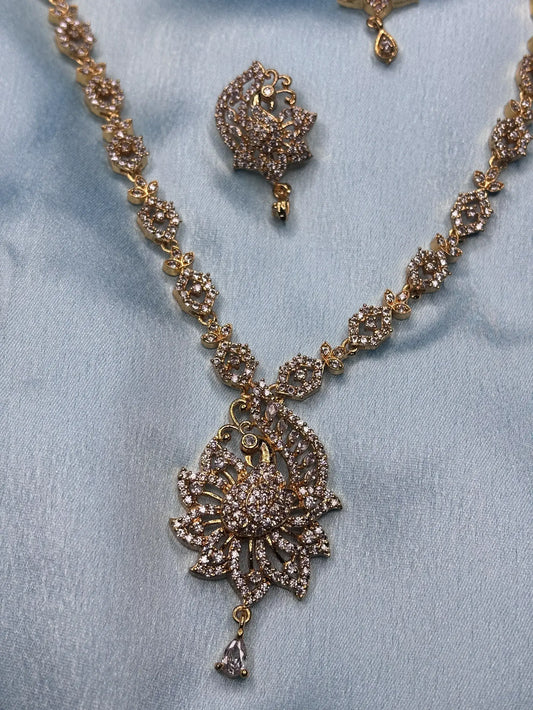 Dazzling Floral Necklace Set (SKU: B5-CS-002)
