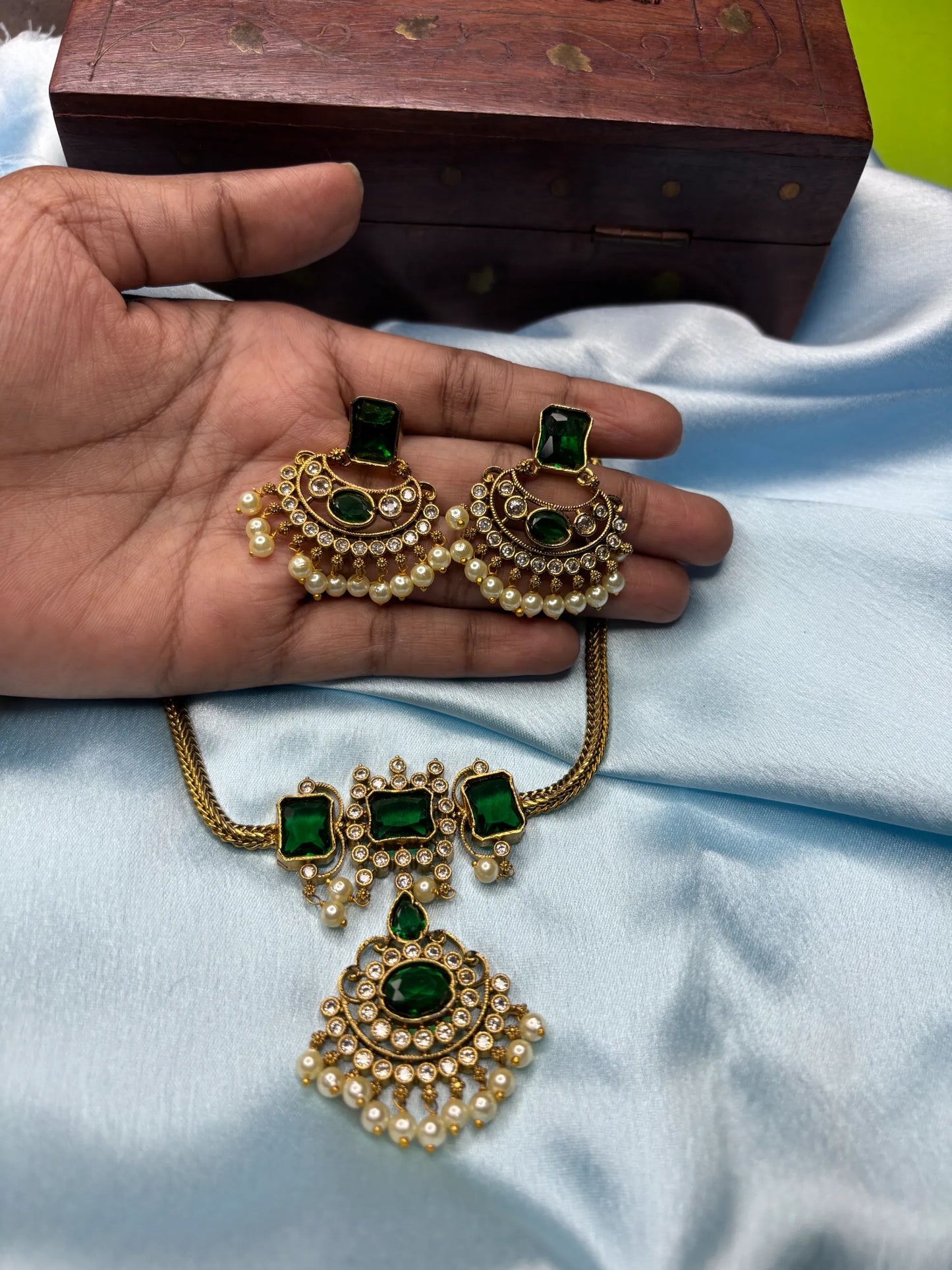 Elegant Green Stone & Pearl Necklace Set (SKU: B5-CS-014)