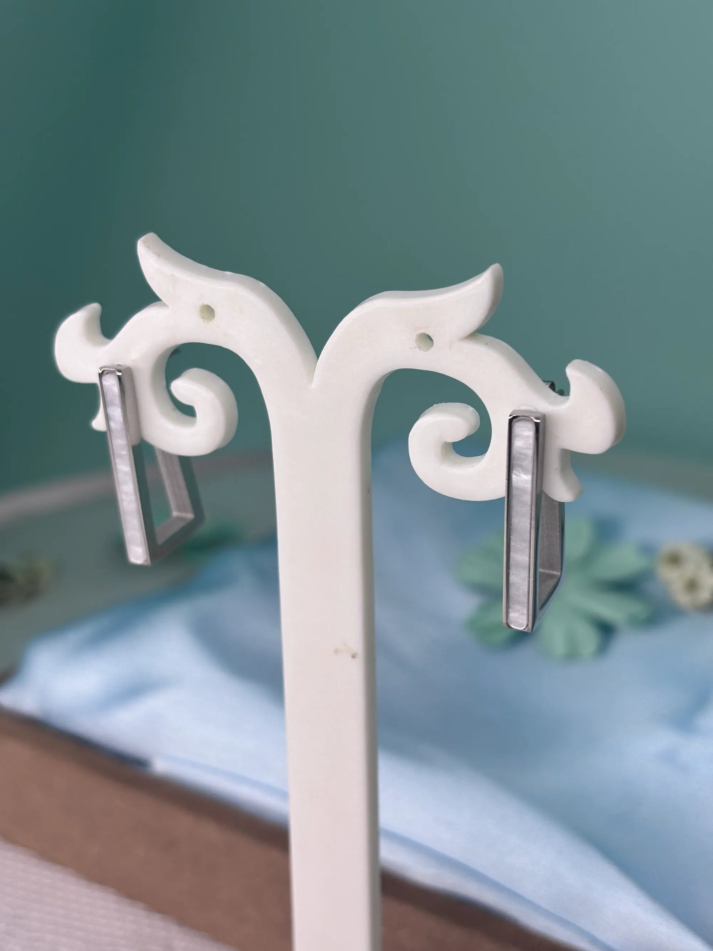 Sleek Geometric Drop Earrings (SKU: B4-ER-021)