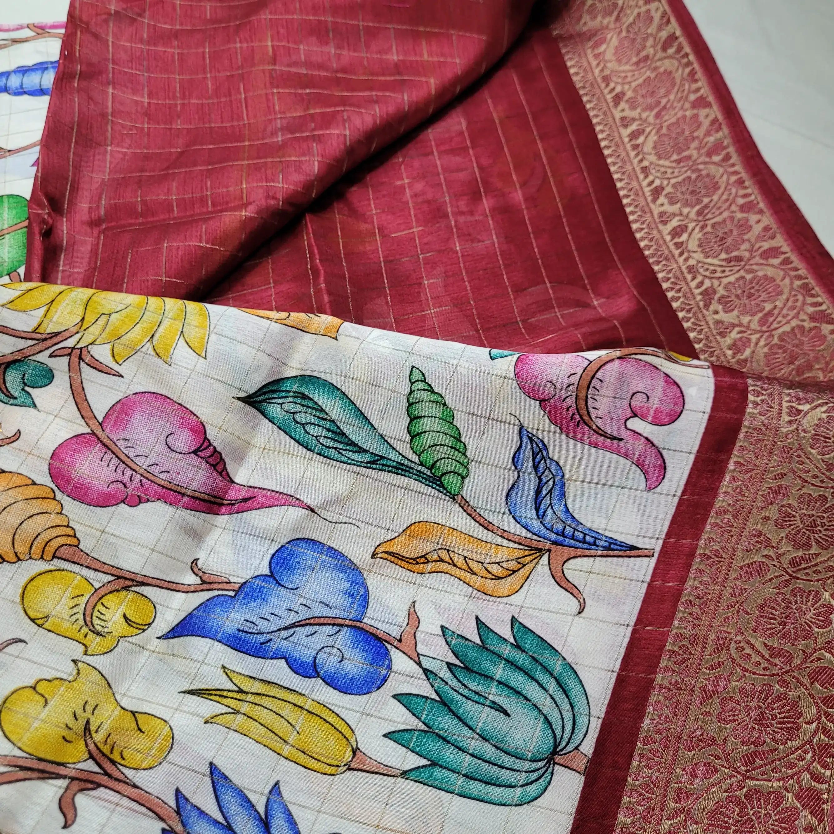 Elegant Off-White Kalamkari Saree with Maroon Border | N3-001