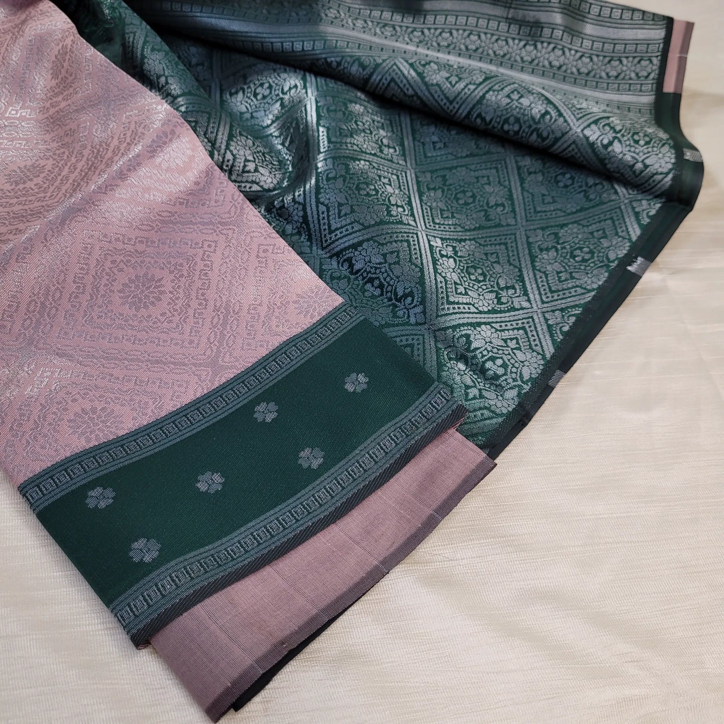 Art Silk Saree with Woven Body and Forest Green Pallu | M2-001