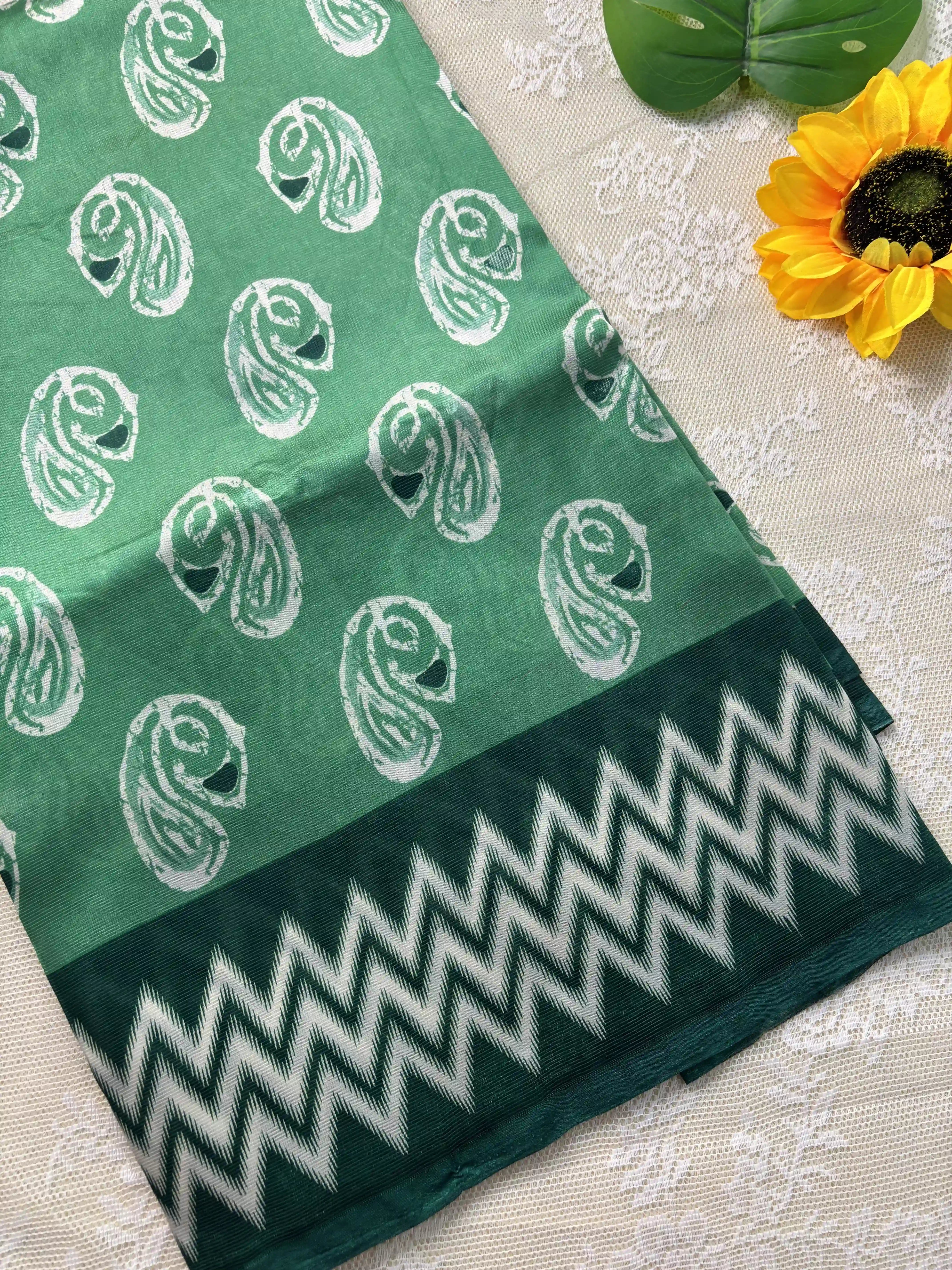 Emerald Green Silk Soft Cotton Saree with Mango Motif Body and Zig Zag pattern dark green Border and pallu
