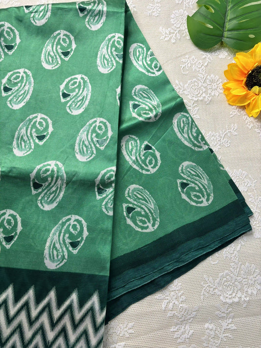 Emerald Green Silk Soft Cotton Saree with Mango Motif Body and Zig Zag pattern dark green Border and pallu