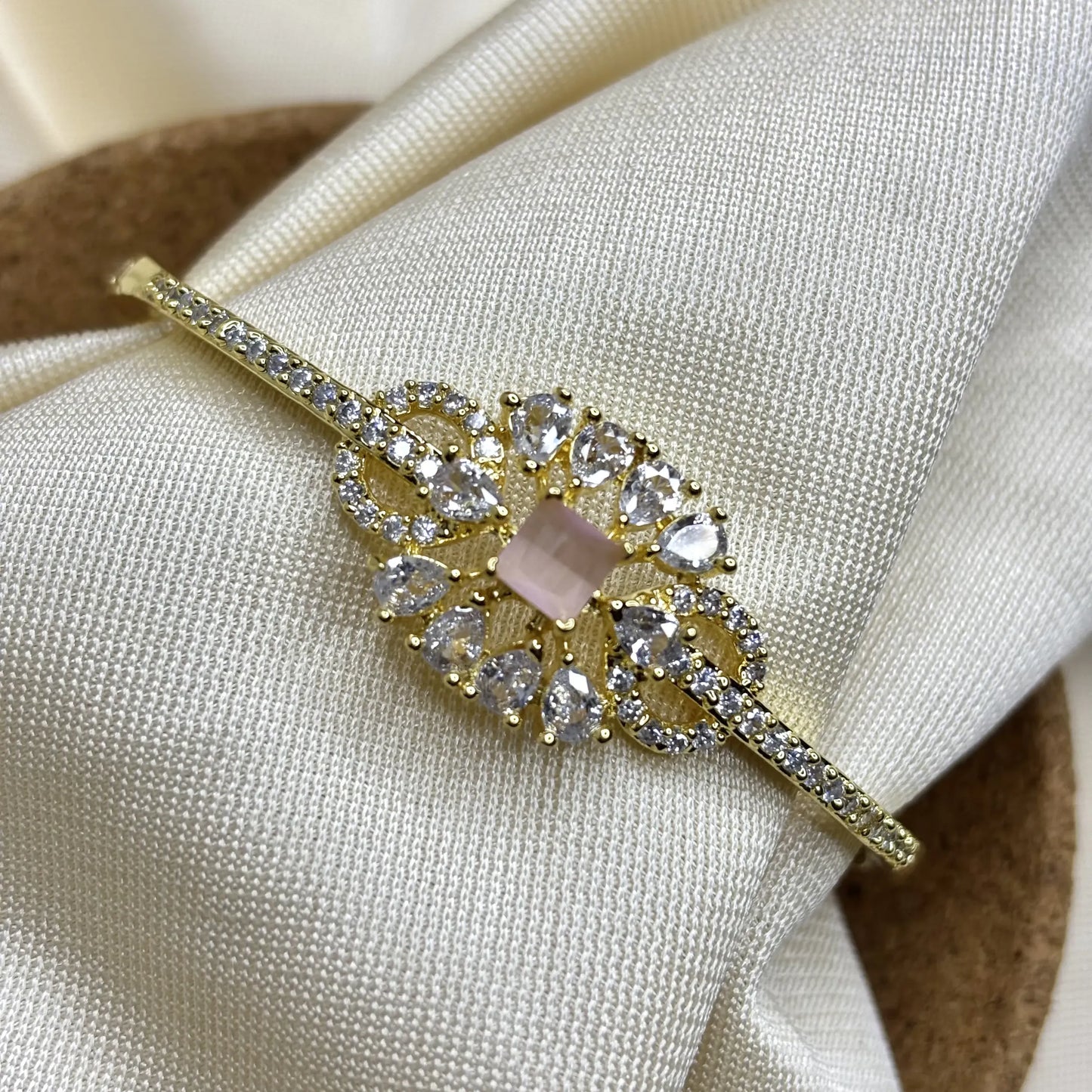 Floral Radiance Stone-Studded Bracelet | BL-BB-3004