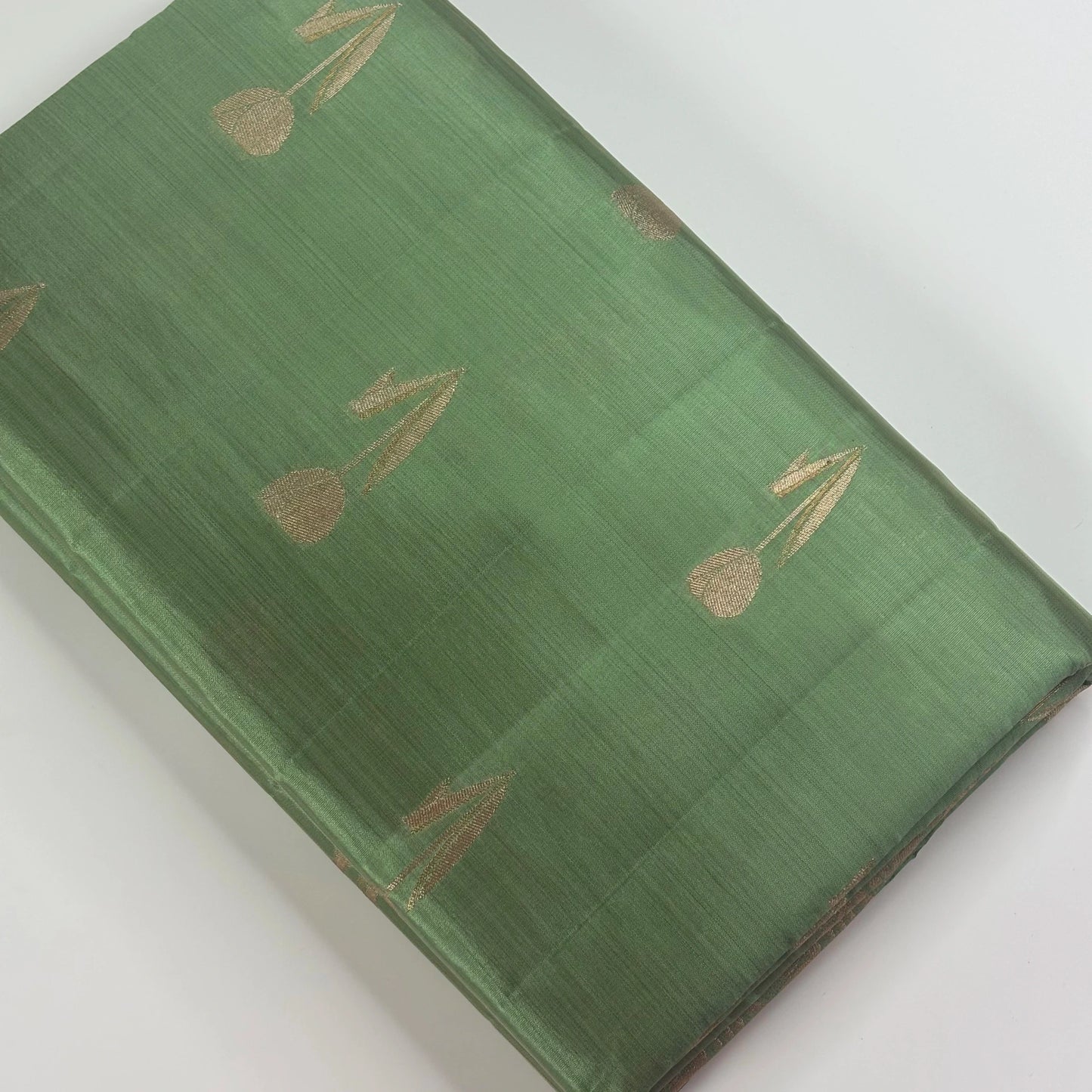 Rich Pista Green – Tussar Jutt Handloom with Butta and Rich Pallu | M0-003
