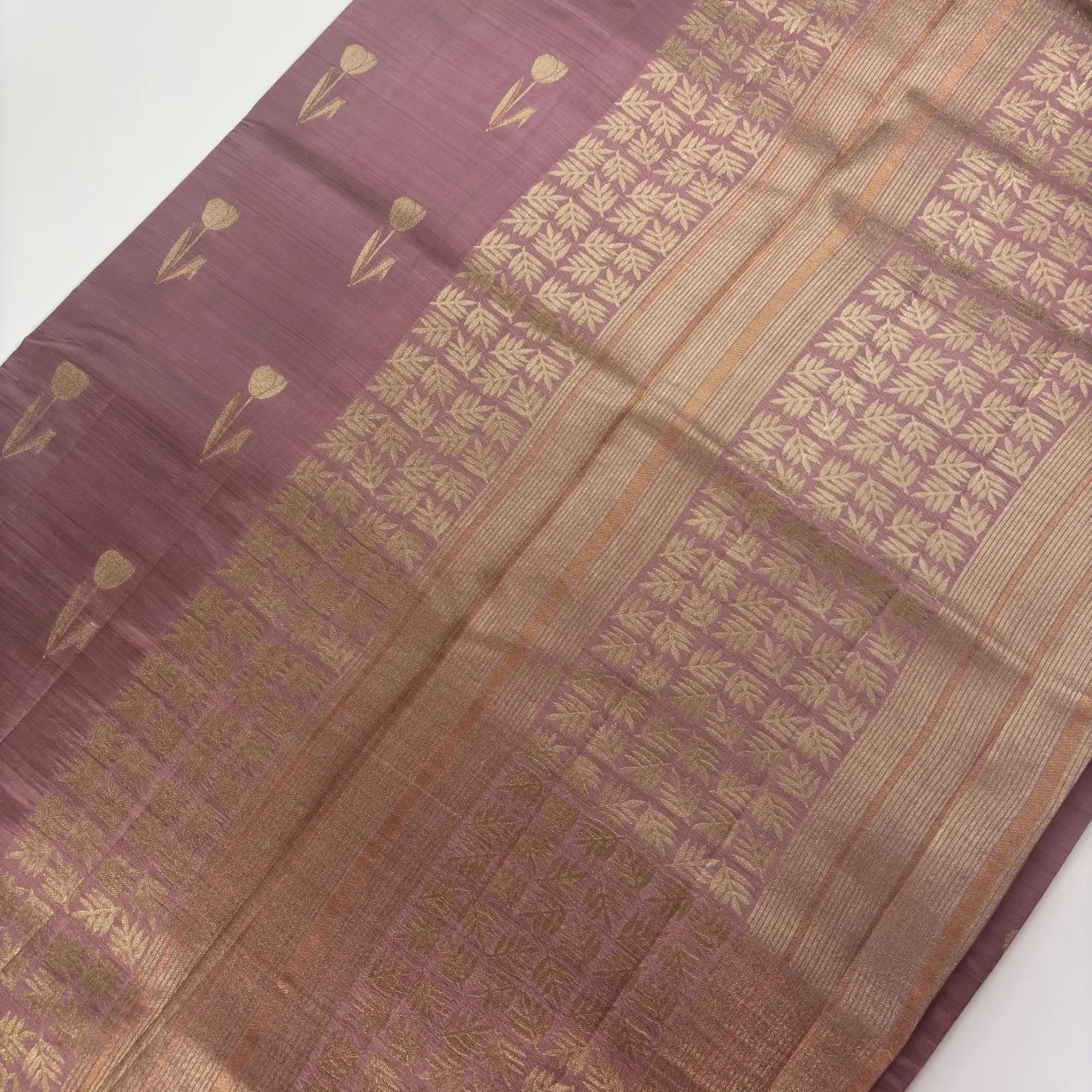 Vintage Rose – Tussar Jutt Handloom with Butta and Rich Pallu | M0-004
