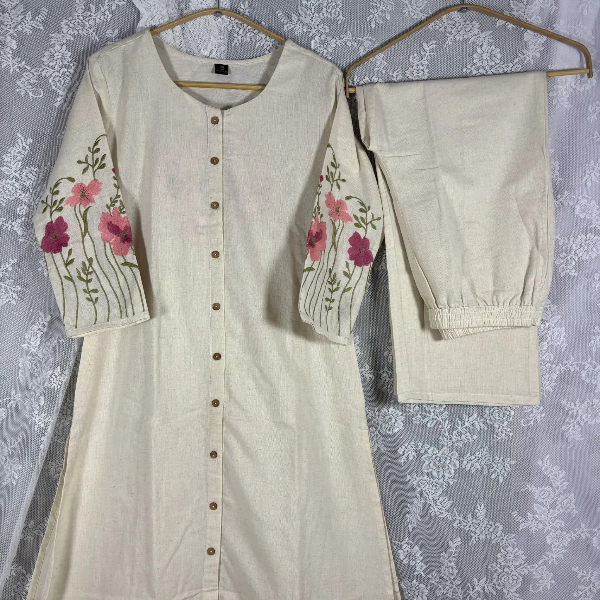 Off-White Floral Embroidered Kurthi Set | R1-002