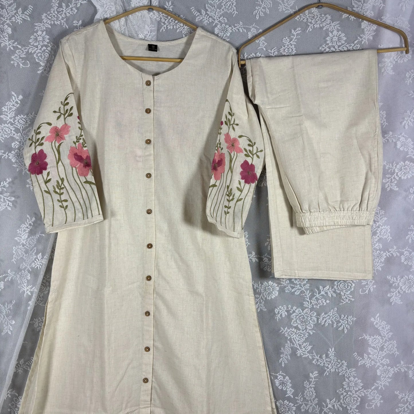 Off-White Floral Embroidered Kurthi Set | R1-002