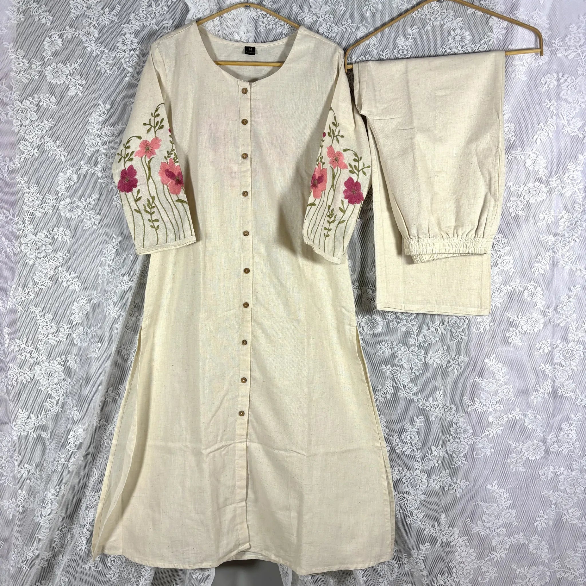 Off-White Floral Embroidered Kurthi Set | R1-002