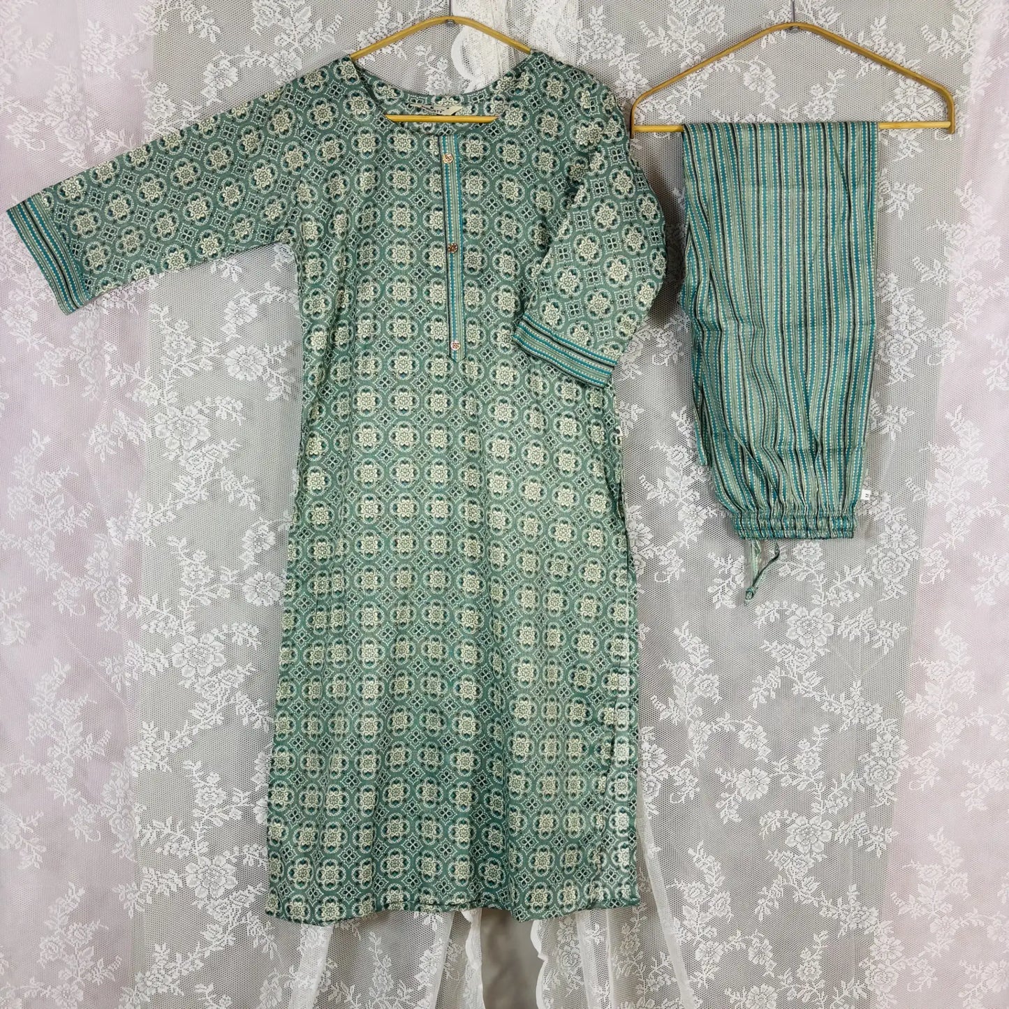 Sage Green Geometric Print Kurthi Set | Q1-001