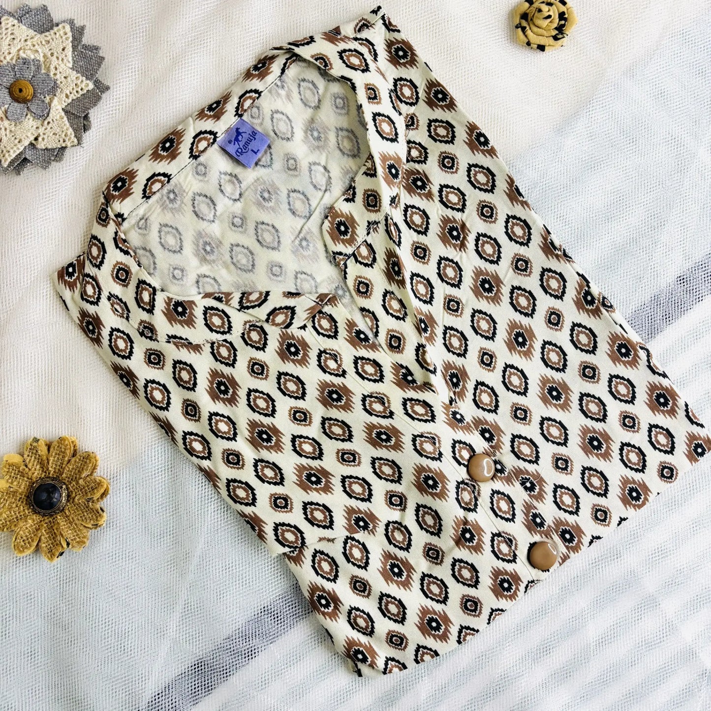 White and Brown Geometric Print Kurthi | S2-002