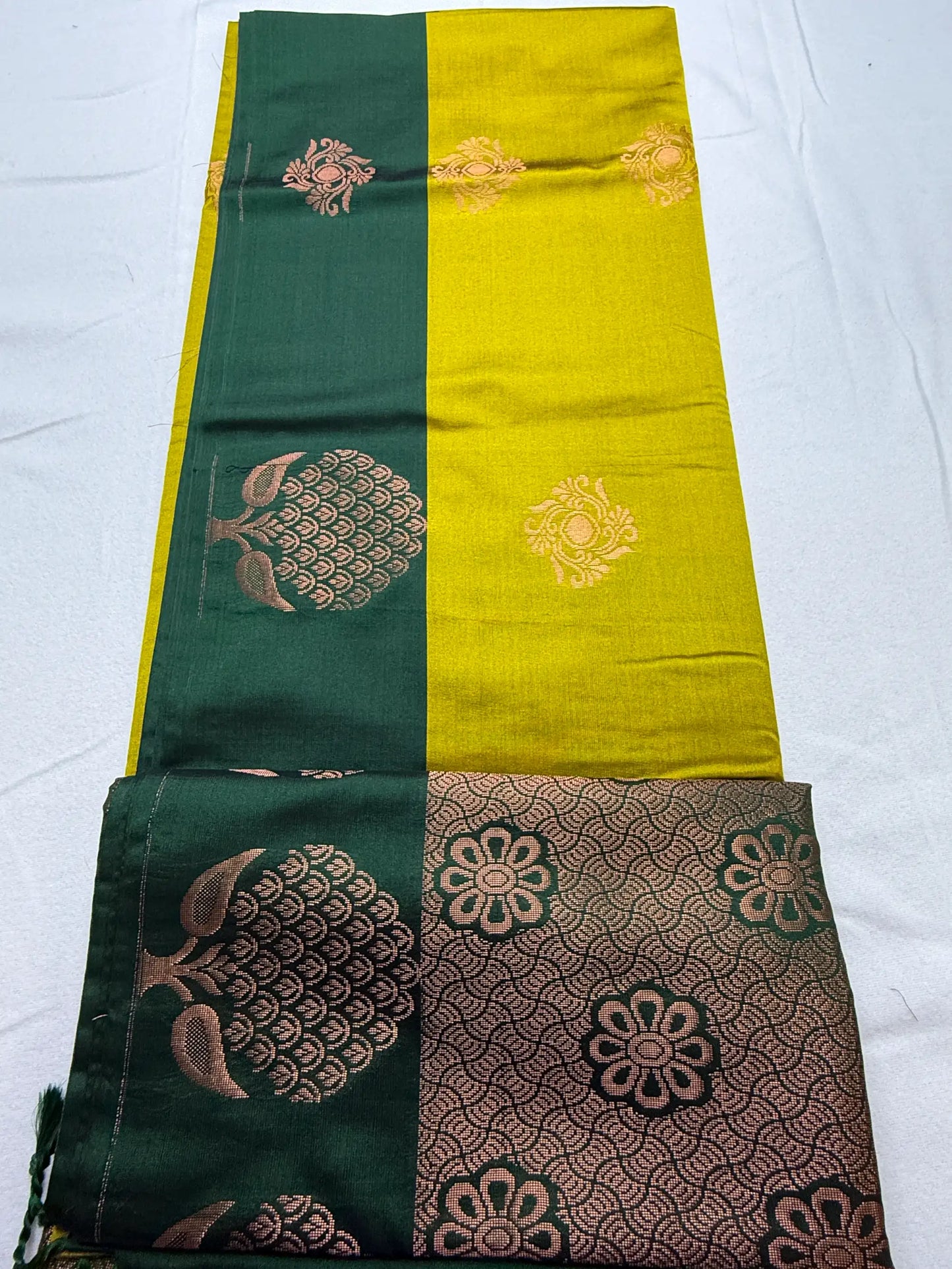 Dual-Tone Green & Yellow – Soft Silk Saree with Floral Pallu -SKU: J4-005