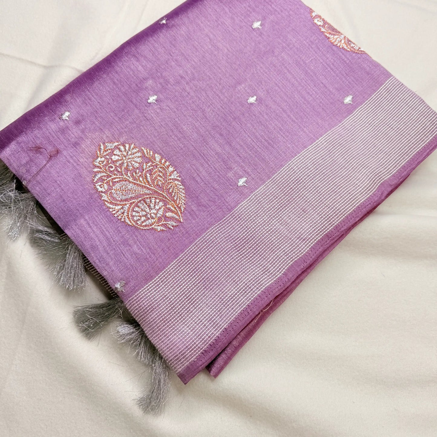Elegant Lilac – Linen Saree with Woven Paisley Motifs -SKU: I0-004