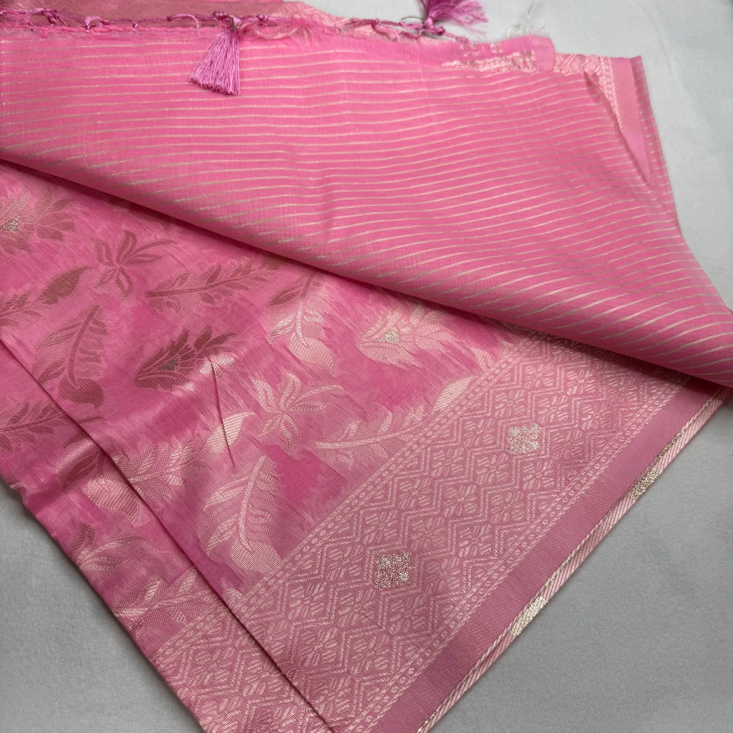 Pink Jacquard Saree with Woven Motifs | O4-004