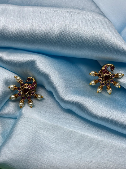 Elegant Paisley & Pearl Stud Earrings (SKU: B5-T-007)