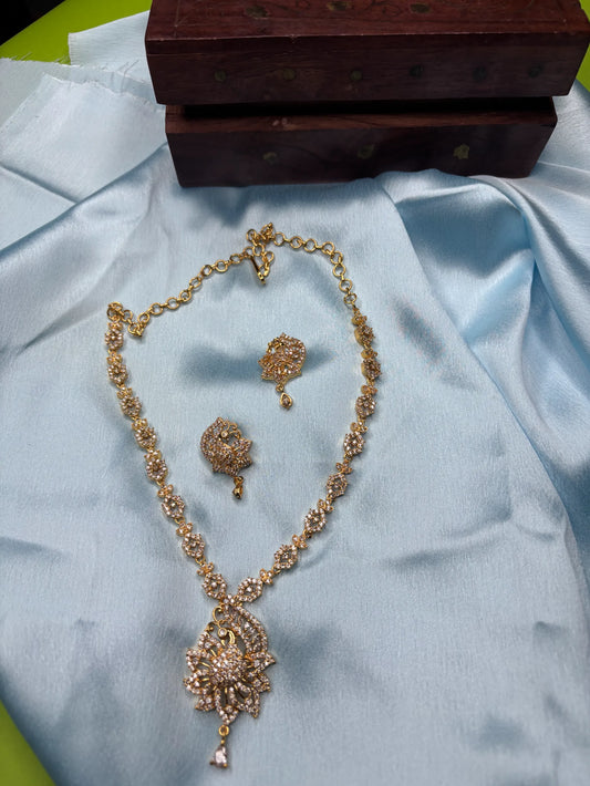 Dazzling Floral Necklace Set (SKU: B5-CS-002)