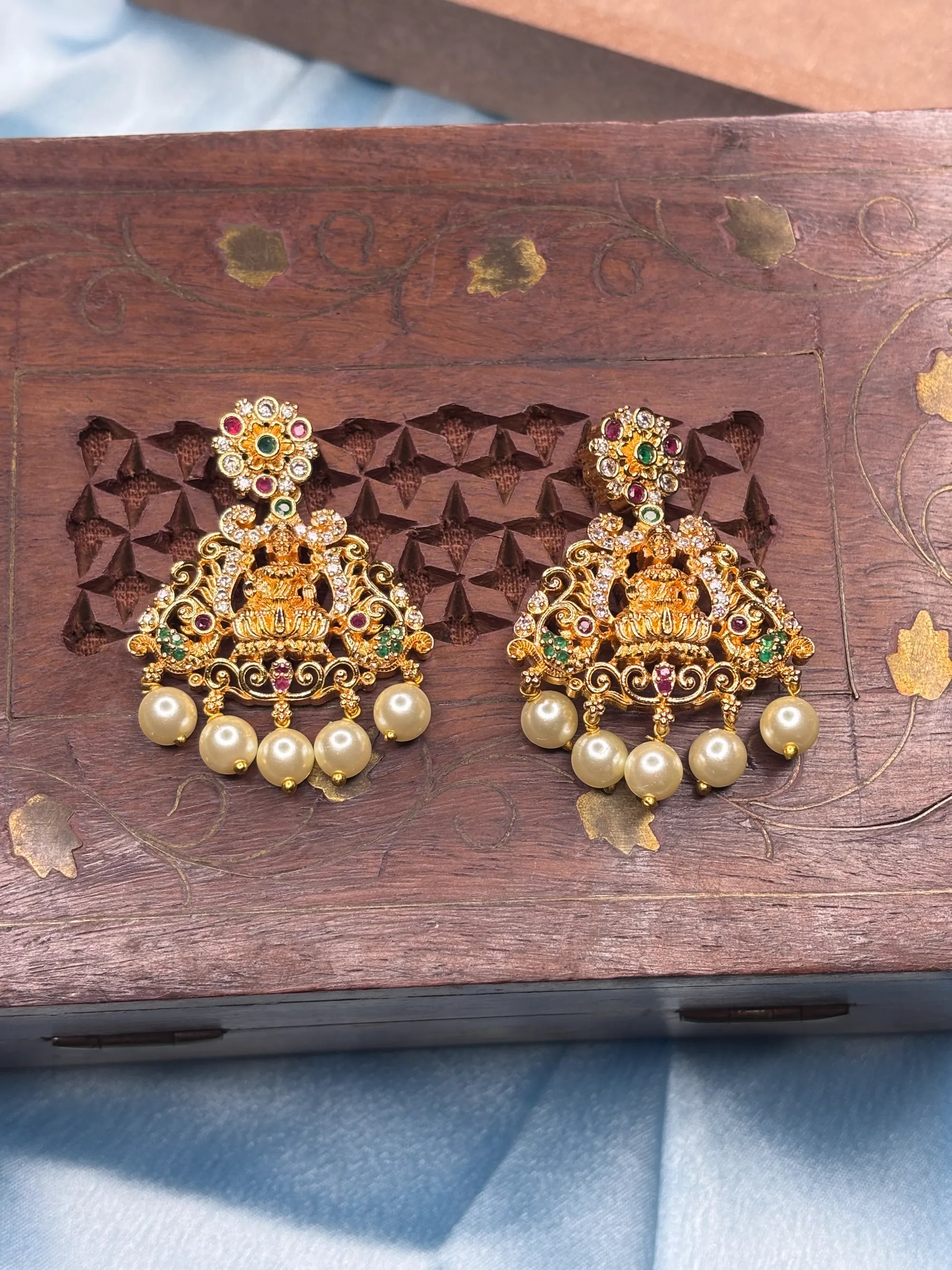 Antique Lakshmi Devi Temple Jewelry Set (SKU: B5-CS-003)