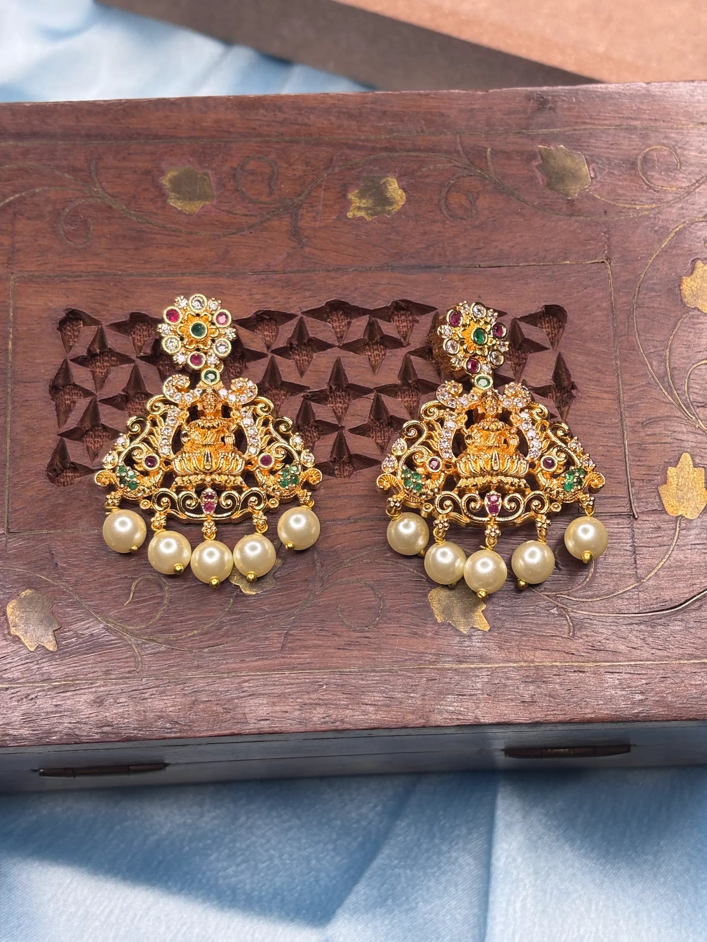 Antique Lakshmi Devi Temple Jewelry Set (SKU: B5-CS-003)