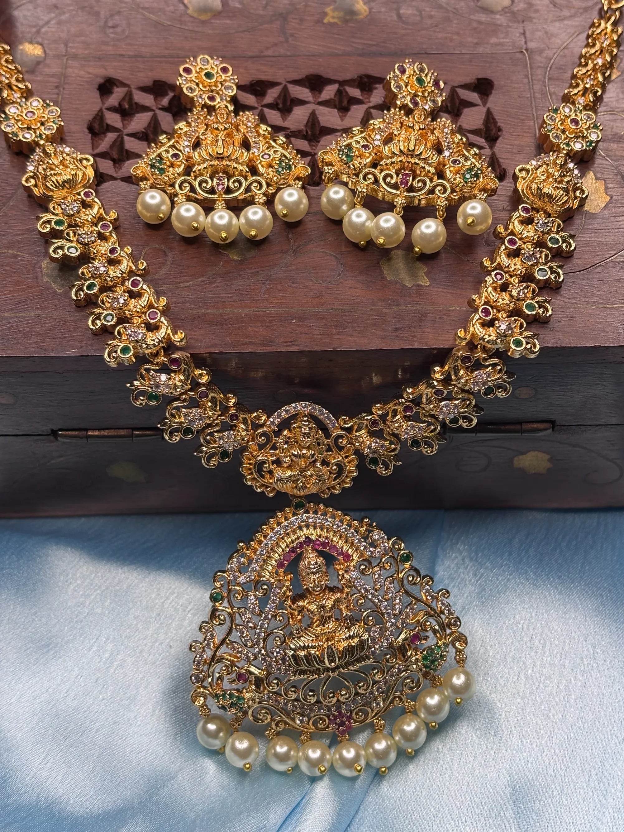 Antique Lakshmi Devi Temple Jewelry Set (SKU: B5-CS-003)