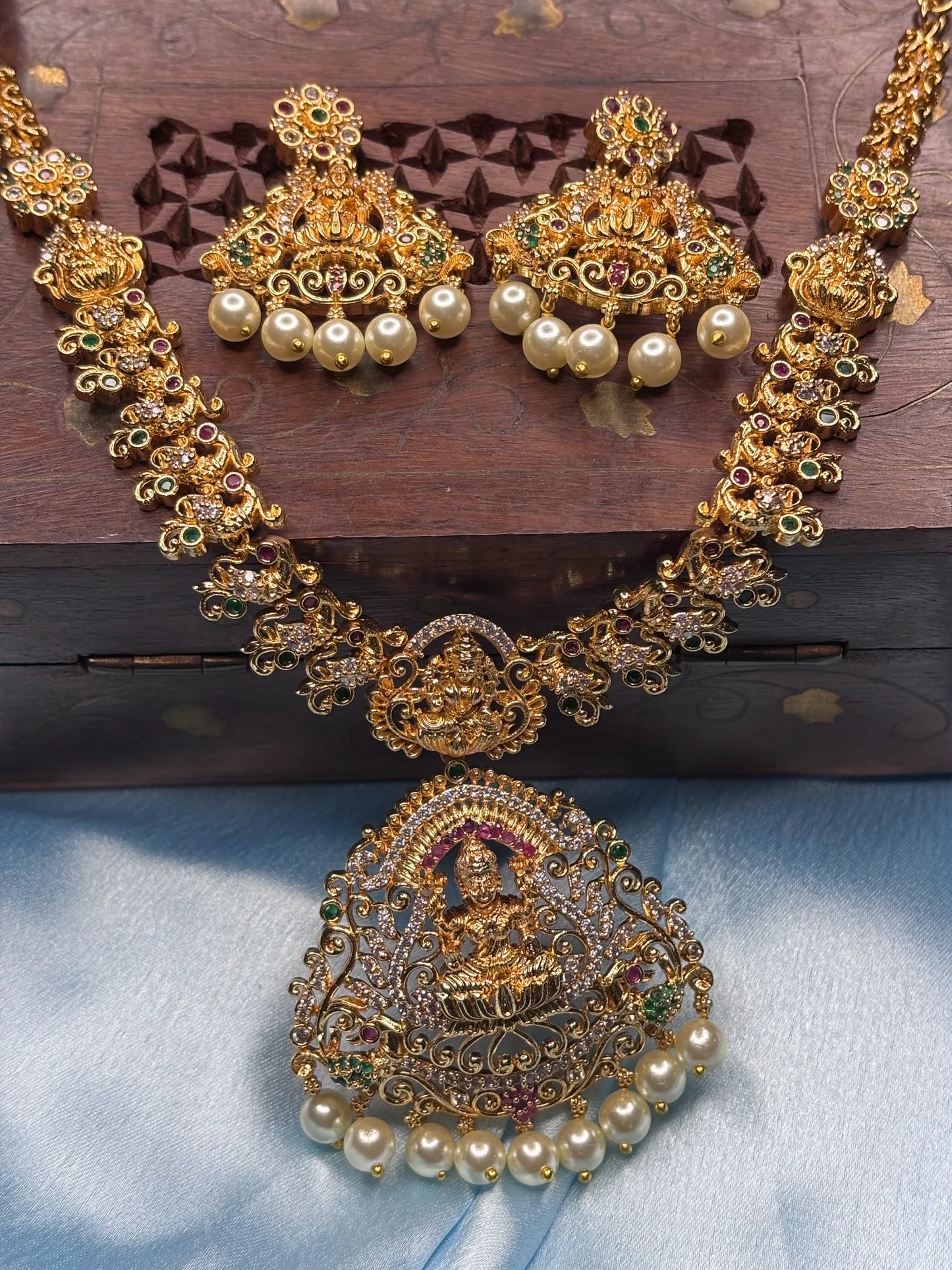 Antique Lakshmi Devi Temple Jewelry Set (SKU: B5-CS-003)
