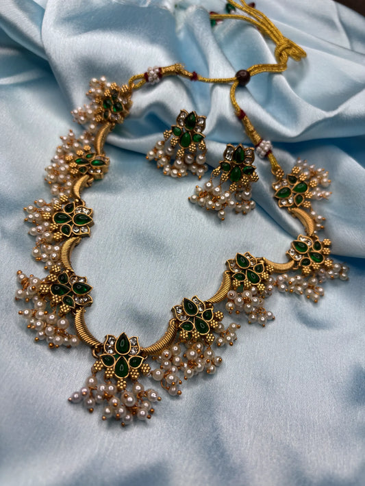 Floral Emerald & Pearl Necklace Set (SKU: B5-CS-008)