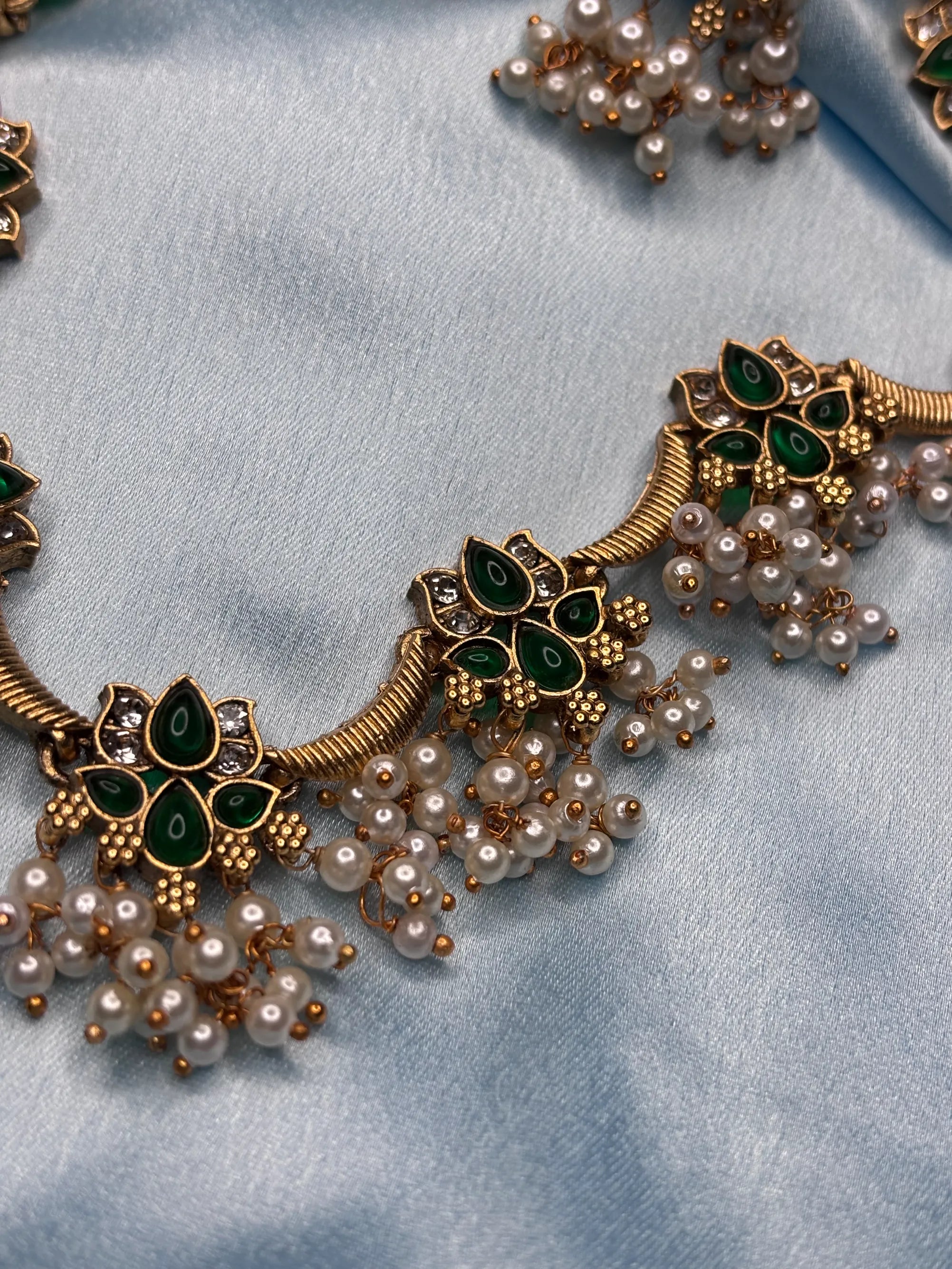 Floral Emerald & Pearl Necklace Set (SKU: B5-CS-008)