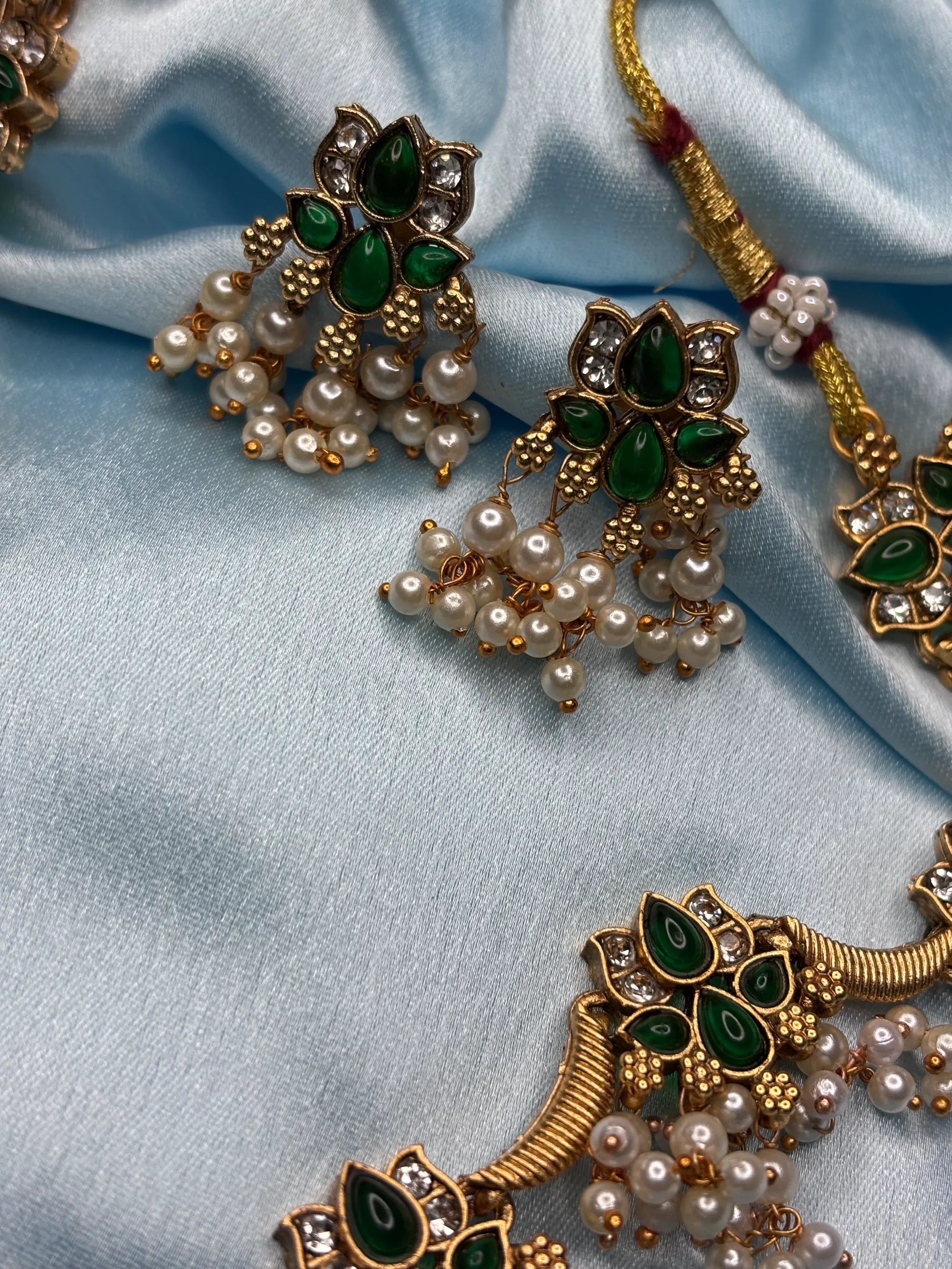 Floral Emerald & Pearl Necklace Set (SKU: B5-CS-008)