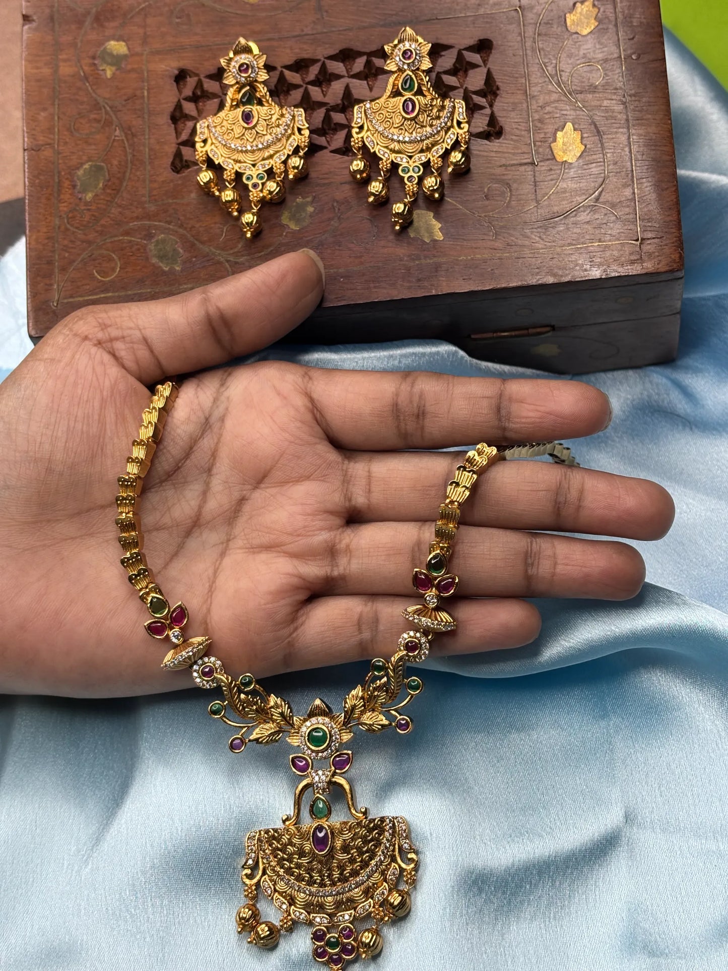 Intricate Temple Jewelry Set (SKU: B5-CS-011)