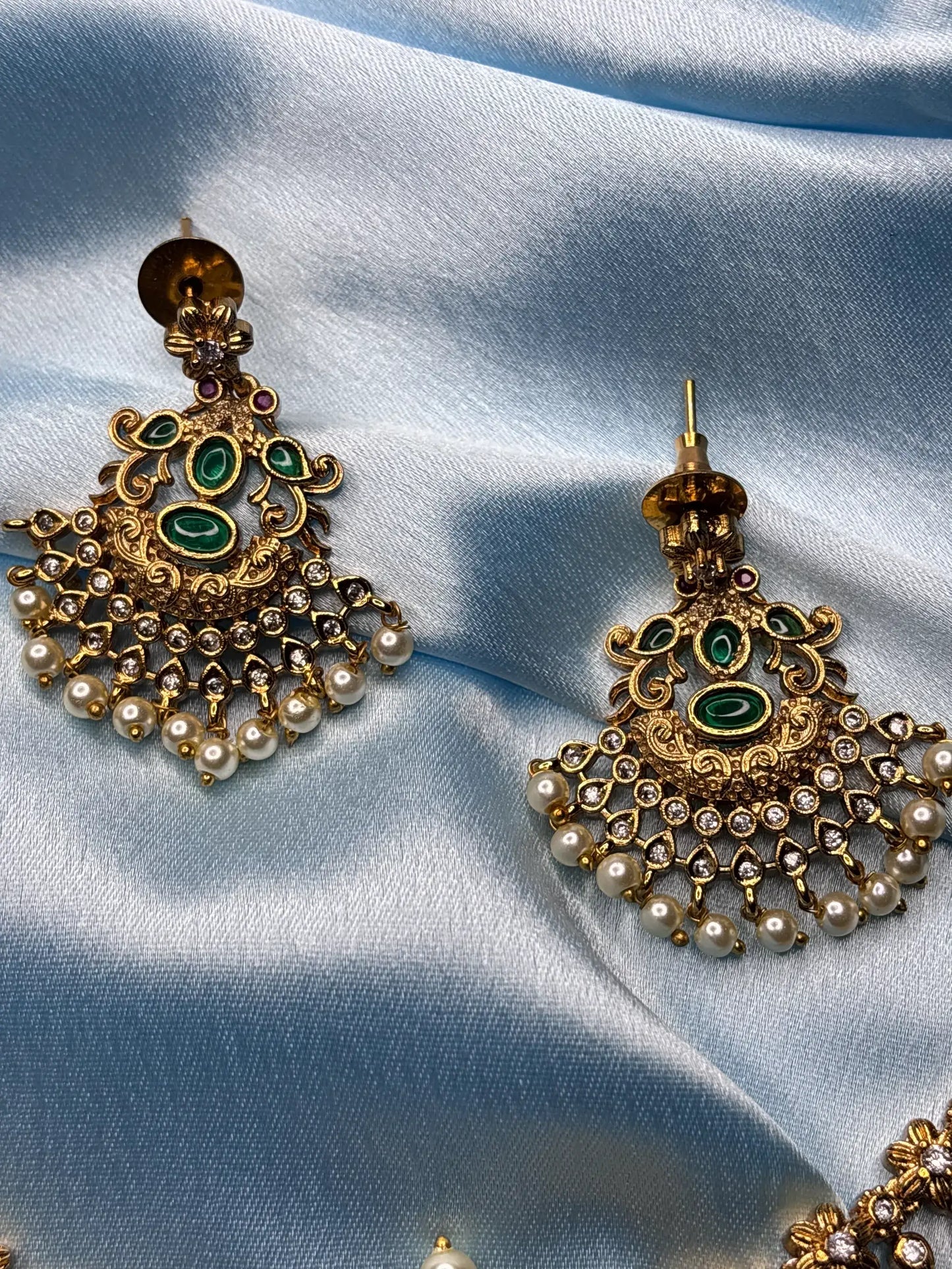 Traditional Green Gemstone & Pearl Necklace Set (SKU: B5-CS-013)