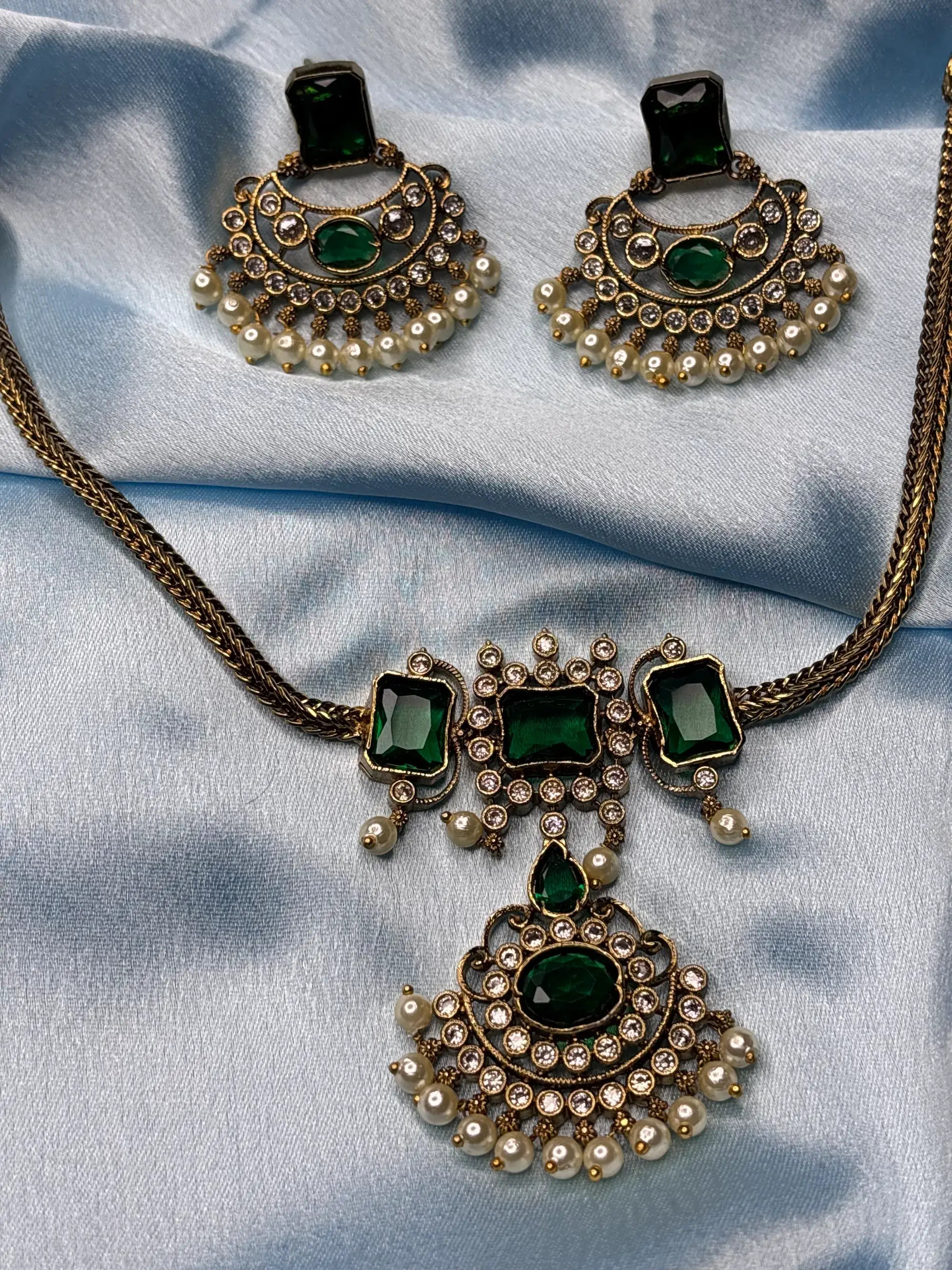 Elegant Green Stone & Pearl Necklace Set (SKU: B5-CS-014)