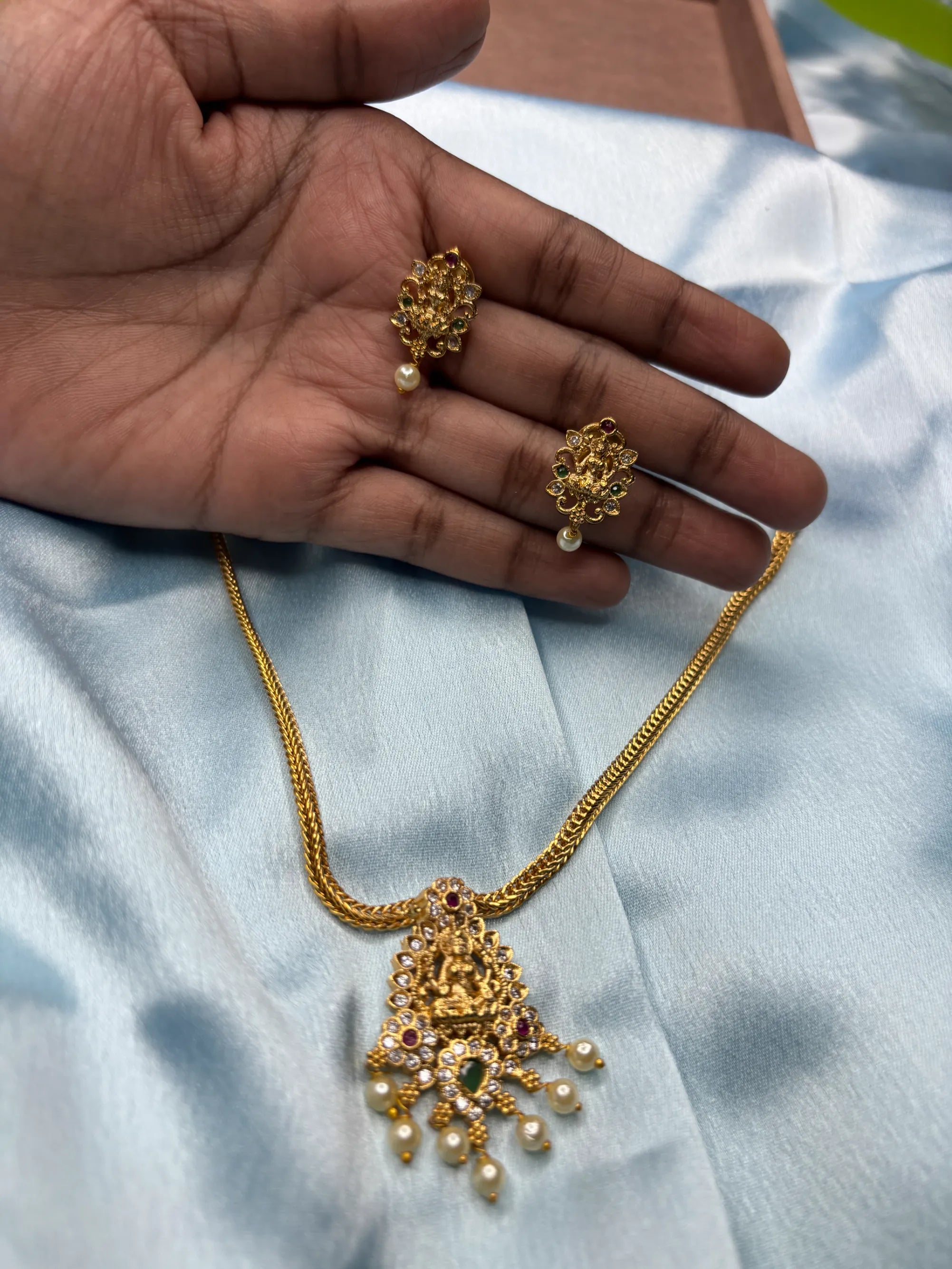 Antique Lakshmi & Pearl Necklace Set (SKU: B5-CS-016)