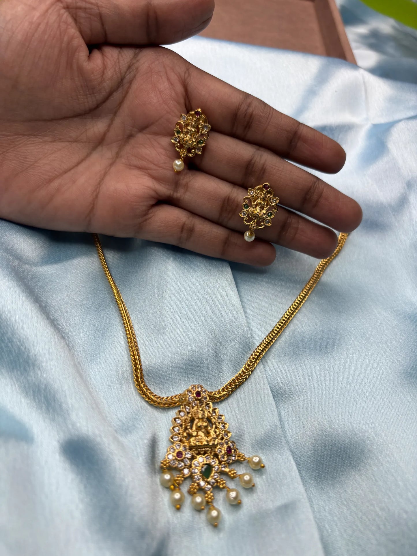 Antique Lakshmi & Pearl Necklace Set (SKU: B5-CS-016)