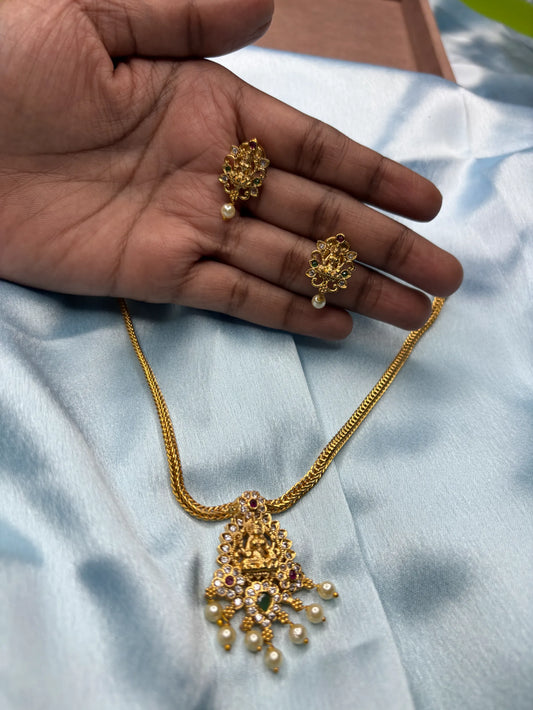 Antique Lakshmi & Pearl Necklace Set (SKU: B5-CS-016)