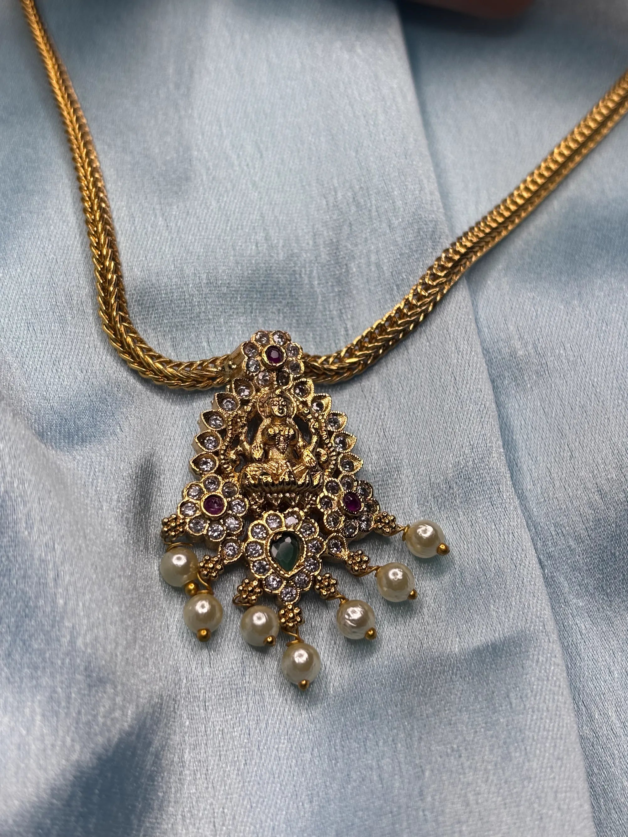 Antique Lakshmi & Pearl Necklace Set (SKU: B5-CS-016)