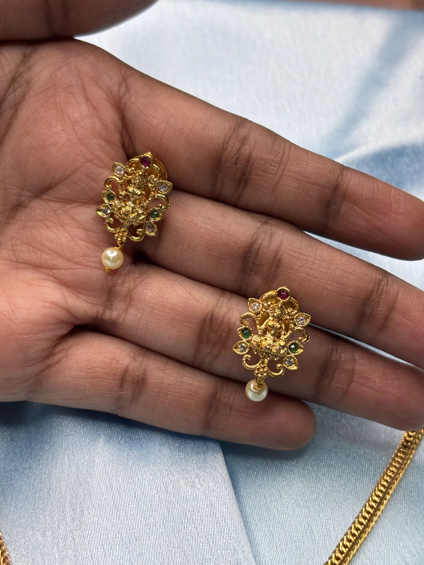 Antique Lakshmi & Pearl Necklace Set (SKU: B5-CS-016)