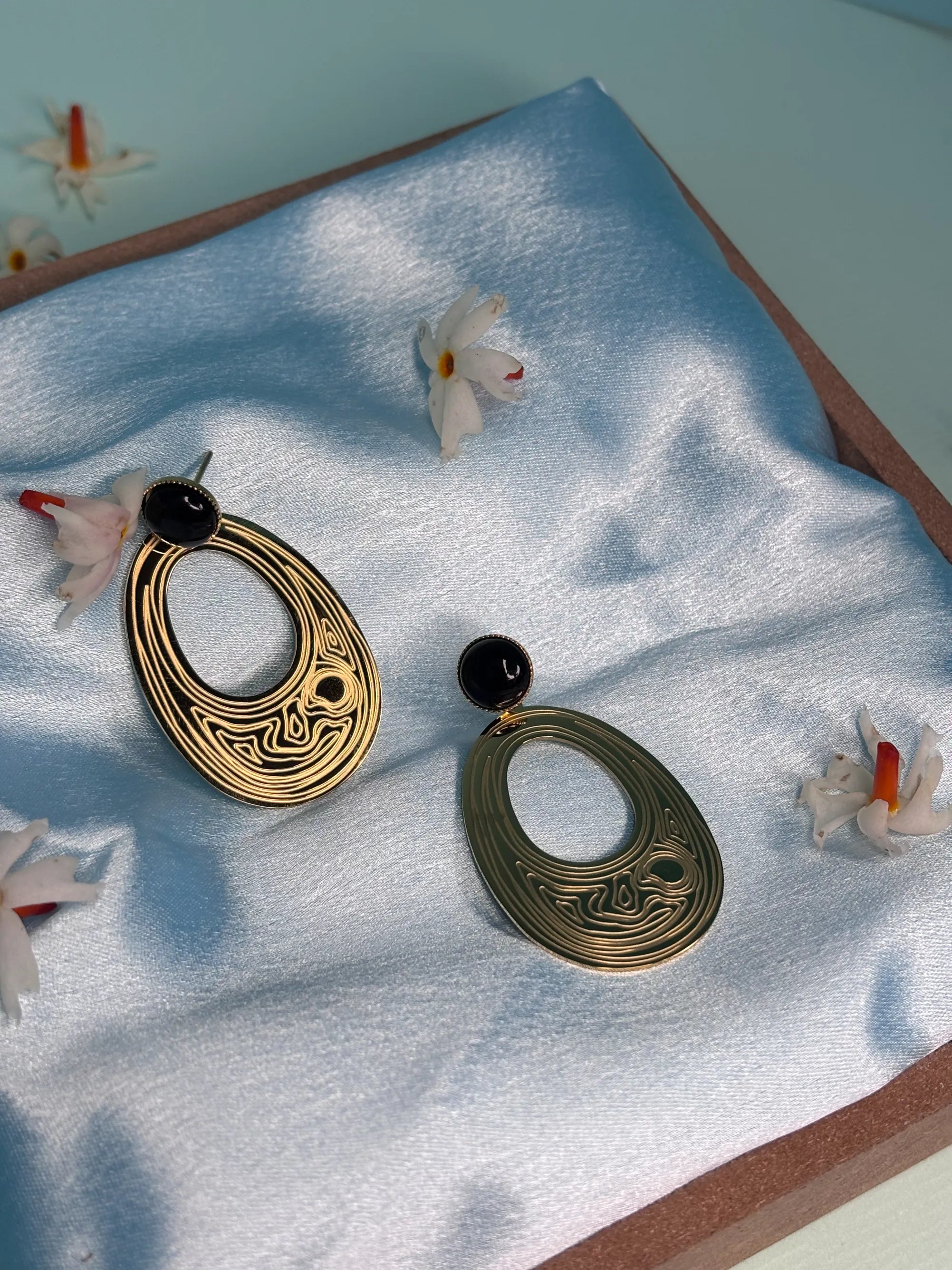 Bold Black & Gold Drop Earrings (SKU: B4-ER-009)