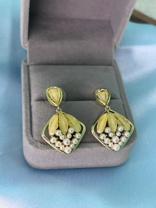 Dainty Pearl Drop Earrings (SKU: B4-ER-011)