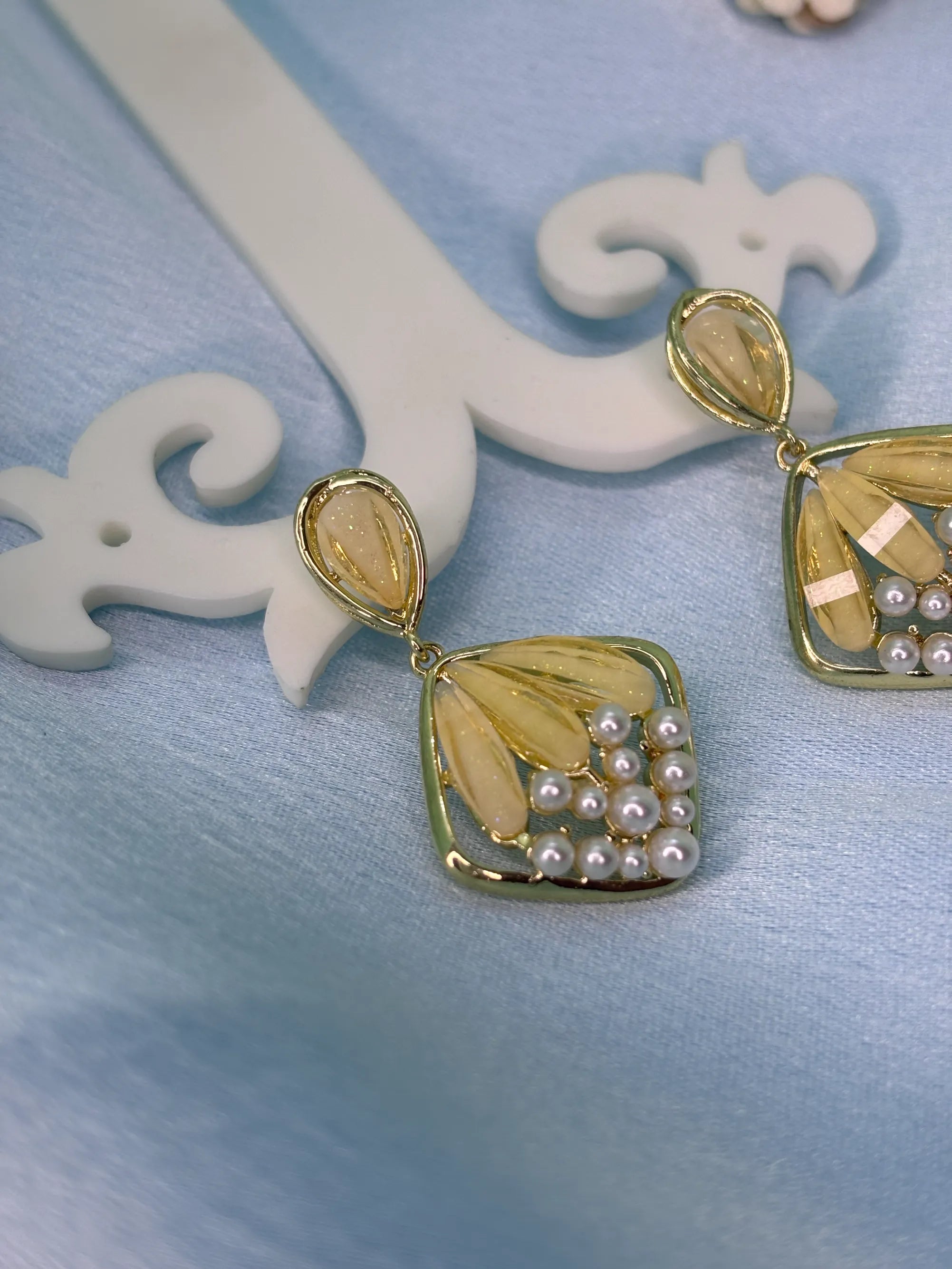 Dainty Pearl Drop Earrings (SKU: B4-ER-011)