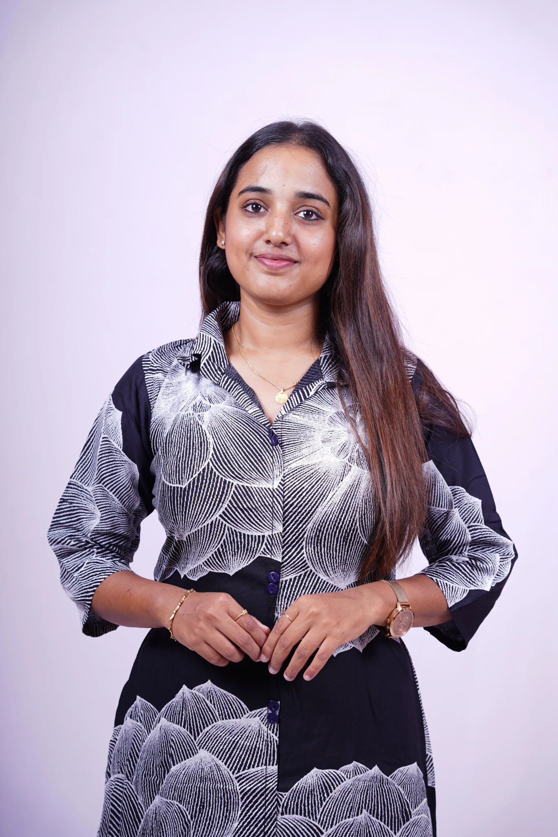 Chic Black and White Floral Print Kurthi with Pants| 2-Piece Kurthi Set |T1-002