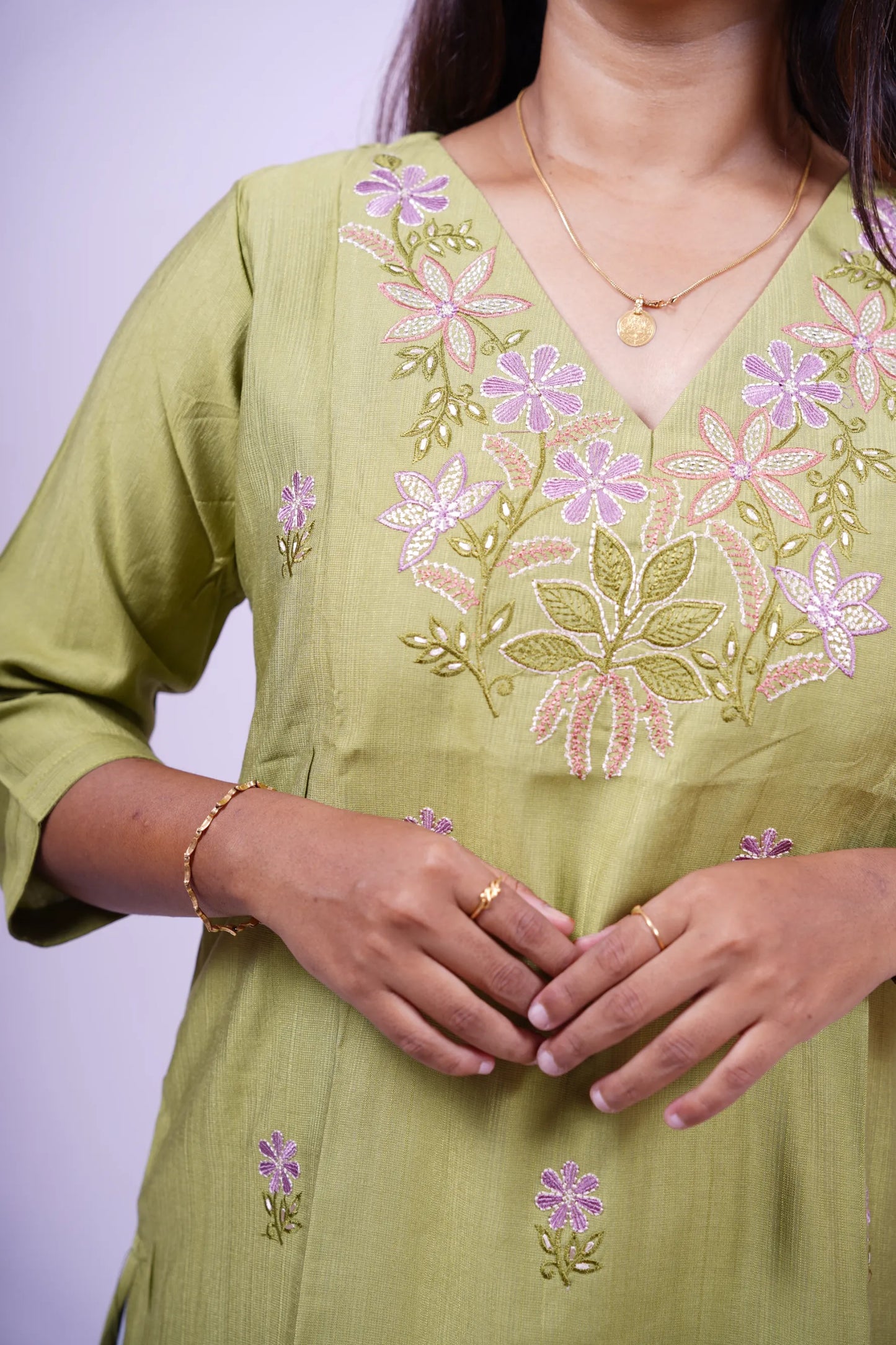 Green Floral Embroidered Kurthi | Q2-002